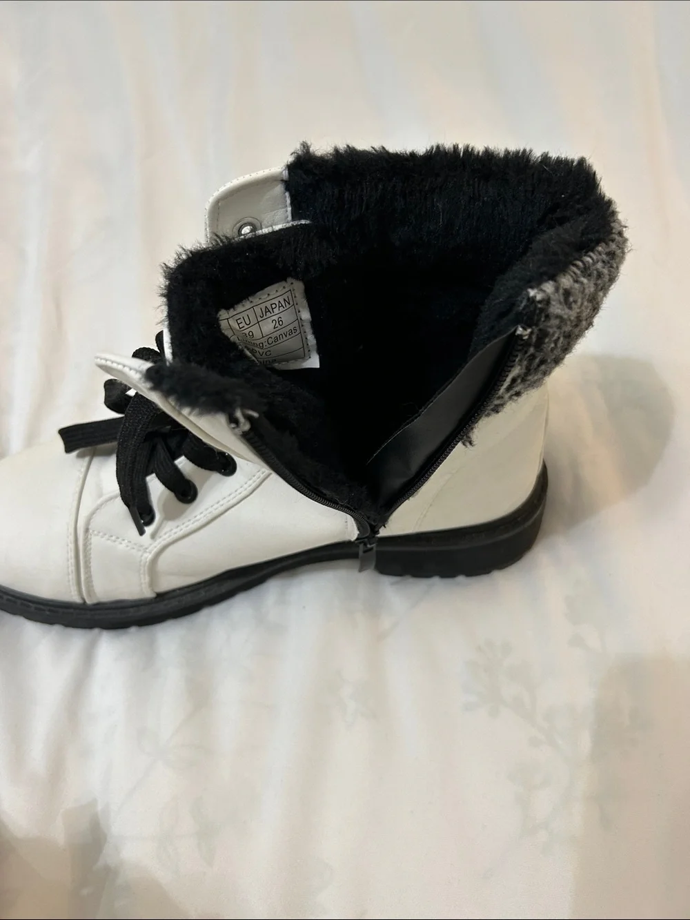 Women's White Lace-Up Faux Fur Collar Ankle Boots